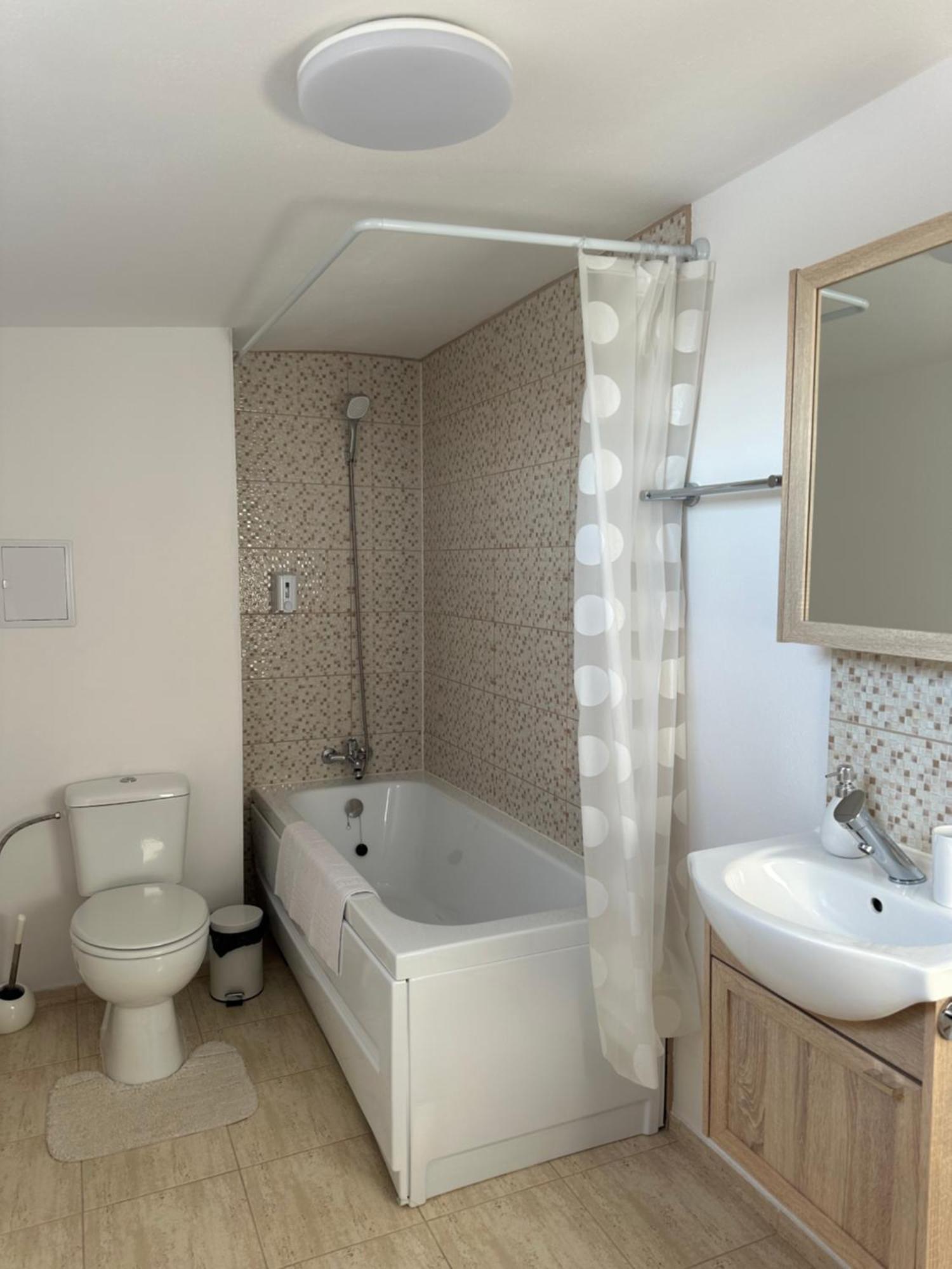 Sfântu-Gheorghe Jokai Apartments Nr9, Code Entry מראה חיצוני תמונה